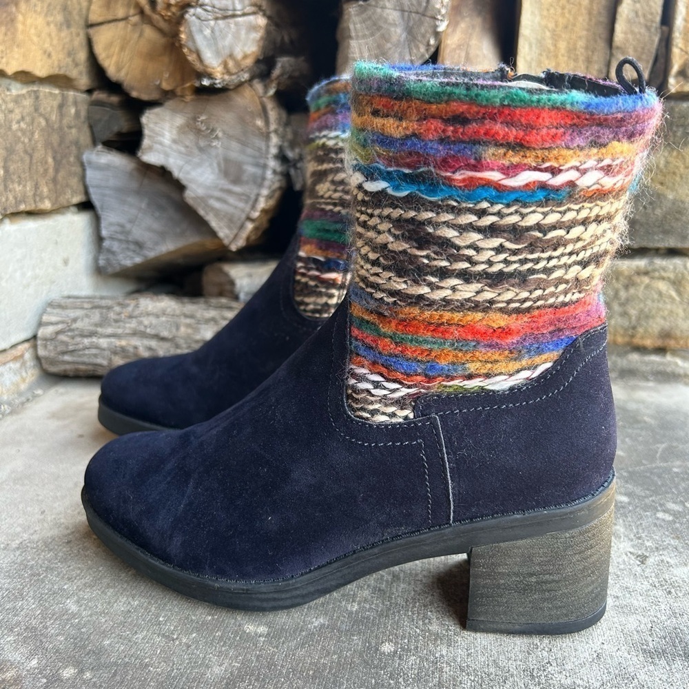 Muk Luks Brittani Navy women’s suede &‎ knit bootie Sz-8. K